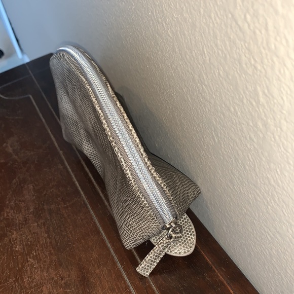 NWOT Stone-Colored Snake Print Makeup Bag *2 for $5* - Picture 3 of 8